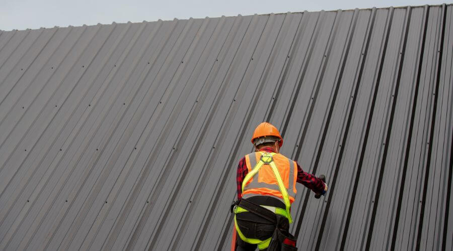 Professional metal roof installation services in Earleton, FL